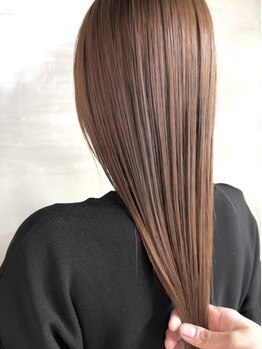 ブレス(Bless)の写真/肌が明るく見える似合わせグレイカラー！白髪を隠すから、整えるへ。肌色や雰囲気に合わせた色味をご提案。