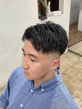 ザデイ カットアンドカルチャーショップ(THE DAY CUT&CULTURE SHOP) スキンフェードアップバング