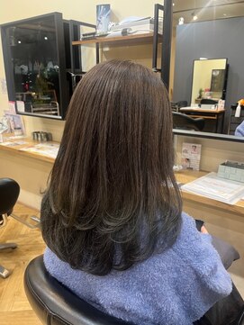 アルター(aL ter) グラデーション×グレージュ［オリーブグレー/鎌取］長野歌穂