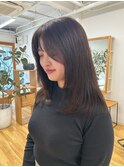 柔らかな質感とツヤが魅力の「大人のレイヤースタイル」