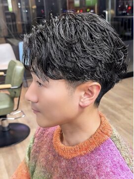 ヨリ サッポロ 札幌大通(yori SAPPORO) ニュアンスパーマ/センターパート/韓国マッシュ/ダークアッシュ