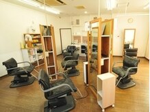 美容室みょんみょん シフォン店の雰囲気（あたたかみのある落ち着いた空間）