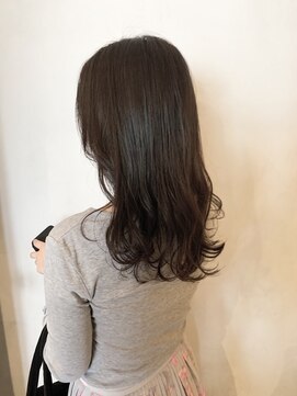 トリア(the tria) 大人可愛い♪マットグレージュ×レイヤー