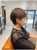 大人可愛いハイライトショート