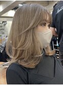 ミディアムヘアグレージュカラーデザインカラーシルキーベージュ