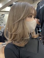 サイン 表参道(SIGN)&nbsp;ミディアムヘアグレージュカラーデザインカラーシルキーベージュ