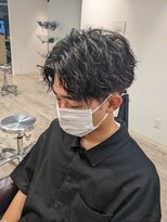 コワファーストナガサキシャンプーボーイ(COIFF1RST NAGASAKI SHAMPOO BOY)&nbsp;ショートセンターパート×ツイストスパイラルパーマ