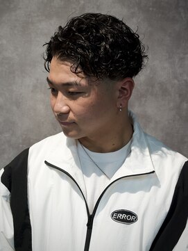 スウェルホワイト(SWELL WHITE) ラルフカール　スキンフェード　外国人風　短髪パーマ　香椎