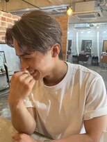 アイナ(AINA)&nbsp;外国人風ハイライトセンターパート