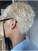 スパイキーショート　ホワイトブロンド　抜きっぱなしブロンド