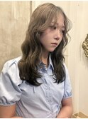 オリーブグレージュ