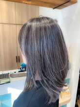 ステラバイケンジ 藤沢(STELLA by KENJE)&nbsp;白髪ぼかし細めハイライト30代40代50代グレージュ