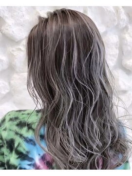 ヘアサロン エフ 渋谷(F) #シルバーグレー　#グレーアッシュ　#グレージュ
