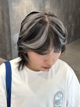 ピークアブー 原宿ハラカド(PEEK-A-BOO) ウルフカットレイヤーホワイトブランドアンブレラカラー