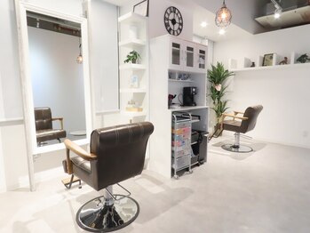 ルカルム(Le Calme)の写真/お洒落好きな大人女性に最適な、洗練されたプライベートサロン。心地よい空間で、髪も心もリフレッシュ＊