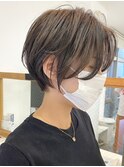 金沢文庫ショートカット切りっぱなしボブ白髪ぼかしハイライト