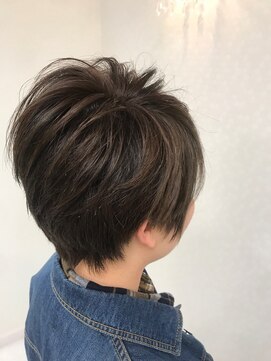 ヘアーアンドメイク ドレス(DRESS) ローライト  クールショートヘア