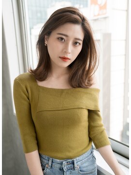 クラッチ 博多(CLUTCH) センターパート大人ミディアム