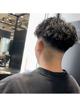 ウェーブ(WAVE) フェード×アップバング×ツイストスパイラル/メンズパーマ