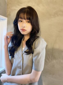 サンプラス(san+) 【マユコ】レイヤー小顔ヘア前髪ふんわりミディアム黒髪スタイル