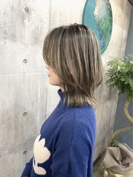 ラポ(lapo) アッシュベージュのバレイヤージュ