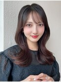 後れ毛が可愛い顔周りハイレイヤーロングチェリーブラウン