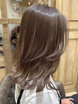 リアラバイアルティナ 船橋店(Liara by artina) ミディアムレイヤーカット/チョコレートブラウン