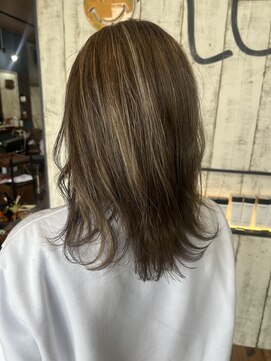 ロイズ ヘアデザイン アンド スパ(LOES) 白髪ぼかしハイライト×ベージュカラー