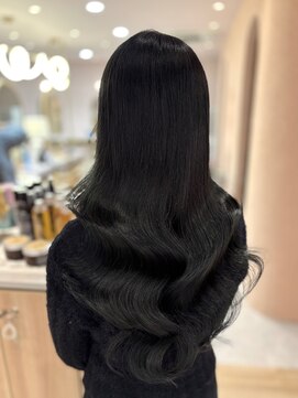 メルク ユニ(merc.uni) 黒髪ブルーブラックカラー艶巻き仕上げ12.19