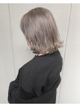 ロティー(loty) 【loty川原一高】ダメージレスブリーチのラベンダーベージュ