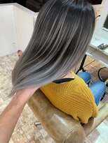 ノイズ オオサカ(NOISM)&nbsp;外国人風バレイヤージュ・ハイライトカラーアッシュグレージュ