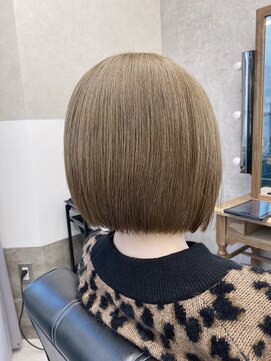 ジゼル 博多(GiseL) ミルクティーベージュ/ Gisel  @avlon0805 [博多駅前]