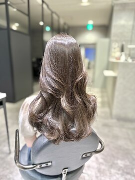 アンダーバーホワイト(_WHITE) ash beige layer cut