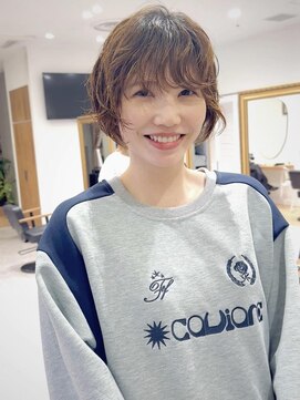 サーカス 町田(circus) [ふんわりショートボブパーマ]