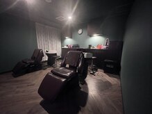 シャンプーブース。個室空間でヘアエステをお楽しみくだい。