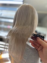 ザ カラー ラボ(THE COLOR LABO)&nbsp;顔まわりレイヤー　ブリーチ　髪質改善　ホワイトブロンド