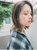 アッシュベージュミディスタイル