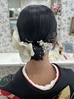 サクララ(Sakura la)&nbsp;タイトヘア／シニヨン／リボン／結婚式お呼ばれヘア／アップヘア