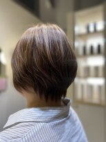 ギュルン(gronn)&nbsp;gronn 白髪ぼかしハイライト　ショートボブ