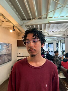 ビーバイエイトジェンツ(Bee by EIGHT GENTS) MEN’S HAIR/波巻ツイストスパイラル/フェザーパーマ/心斎橋