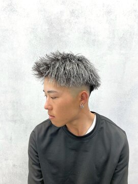 ルースト 西院店(ROOST) ツイストホワイトジェットモヒカン