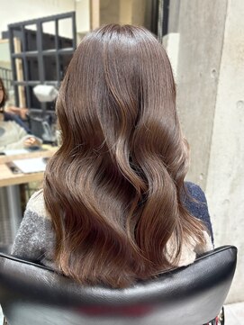 ディーエックス ウエスト(Dxxxx WEST) 艶感ベージュ/顔周りカット/レイヤーカット/イルミナカラー