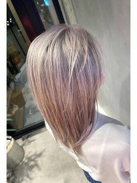 アコ(Aco) シルバーベージュ/ ツーブリーチ