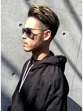 トルネード(TORNADO) 大人外国人風ハイライト アップバングツーブロック刈り上げ