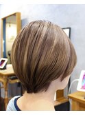ハイライト×丸みショートボブ