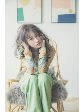 スウィープ 札幌大通(sweep) ミディアムレイヤー×ミルクティーアッシュ