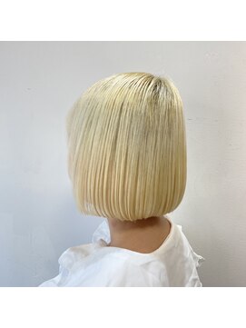 フツーロ 栄(FUTURO) カットカラー