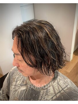 オーラム(OORAM) ミディアムパーマ+ハイライト