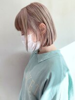 シオン(shion)&nbsp;ホワイトグレージュ美髪ミディアムボブ_ba327361