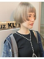 キューズ クラブ(cuz KLUB)&nbsp;ぱつっとショートウルフベージュ